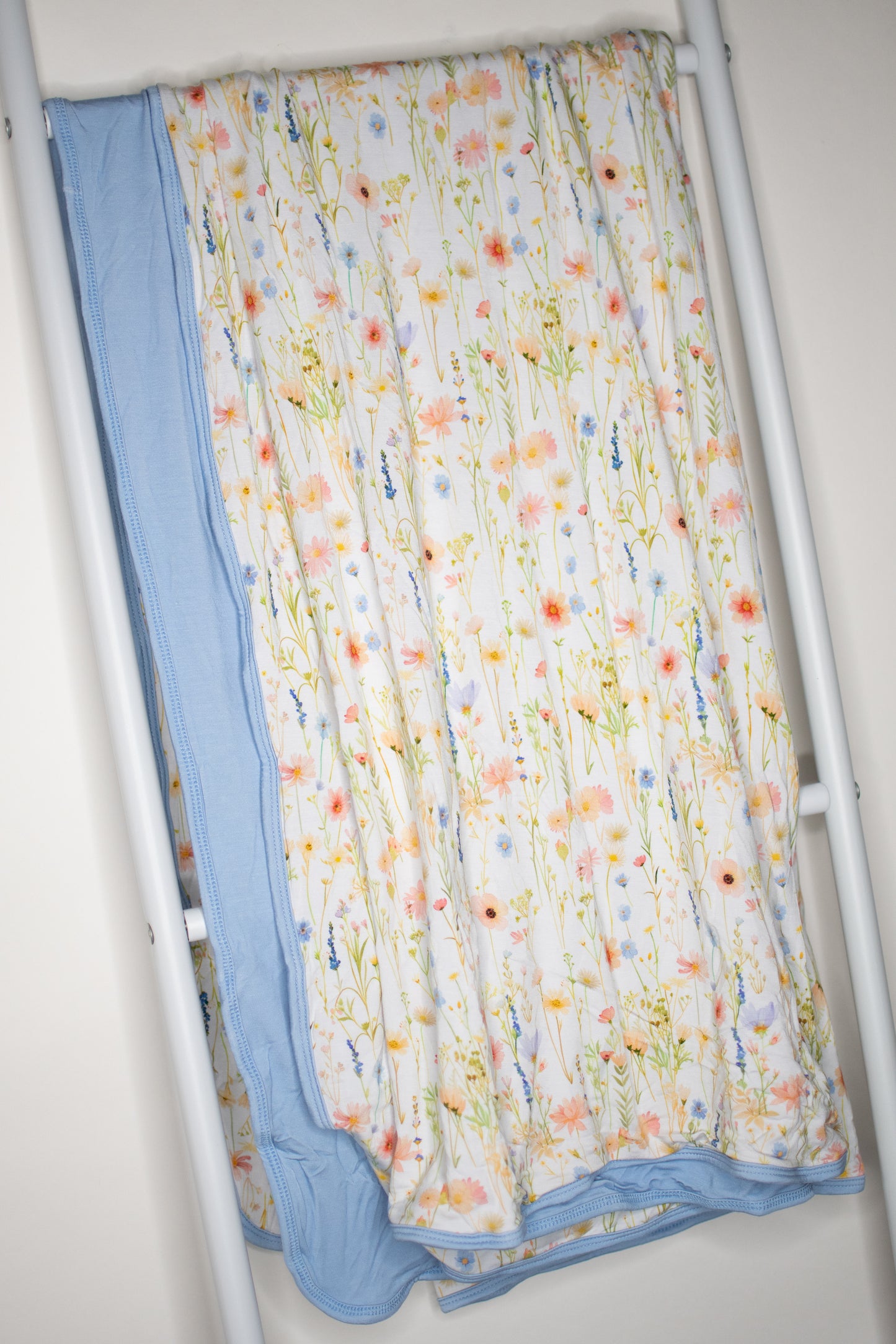 Bloomberry Breeze Blanket